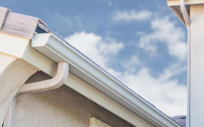 emmons-seamless-gutter-installation-benefits Seamless Gutter Installation Benefits